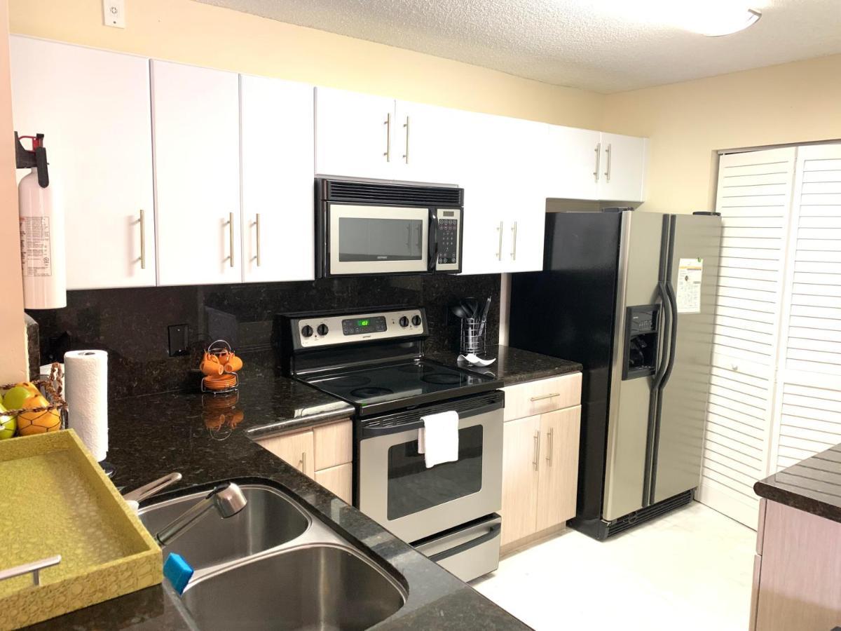 Renovated 2/2 Unit At Yacht Club/Aventura Apartment Bagian luar foto